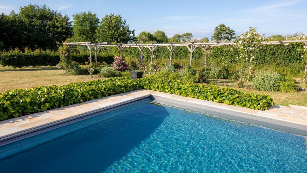 Au Manoir Des Loges Bed & Breakfast Quettreville-sur-Sienne Exterior photo
