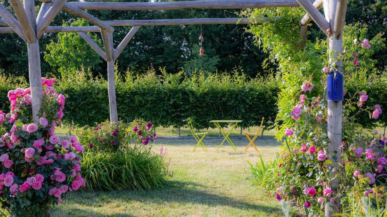 Au Manoir Des Loges Bed & Breakfast Quettreville-sur-Sienne Exterior photo